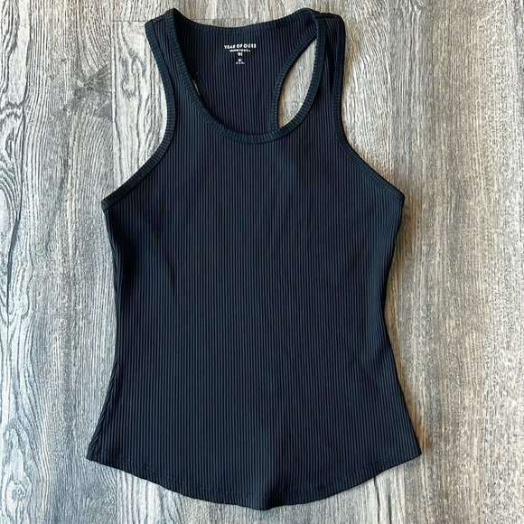 Year of Ours Top Black Sporty Rib Tank Top Size Medium Racerback Workout Top - Picture 2 of 8
